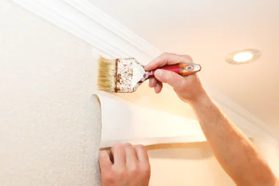 Pose de papier peint à Locmariaquer — revêtements muraux et toiles de verre